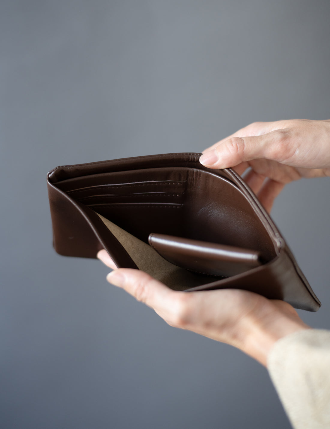 COSMIC WONDER |  Light Leather Bifold Wallet・Brown