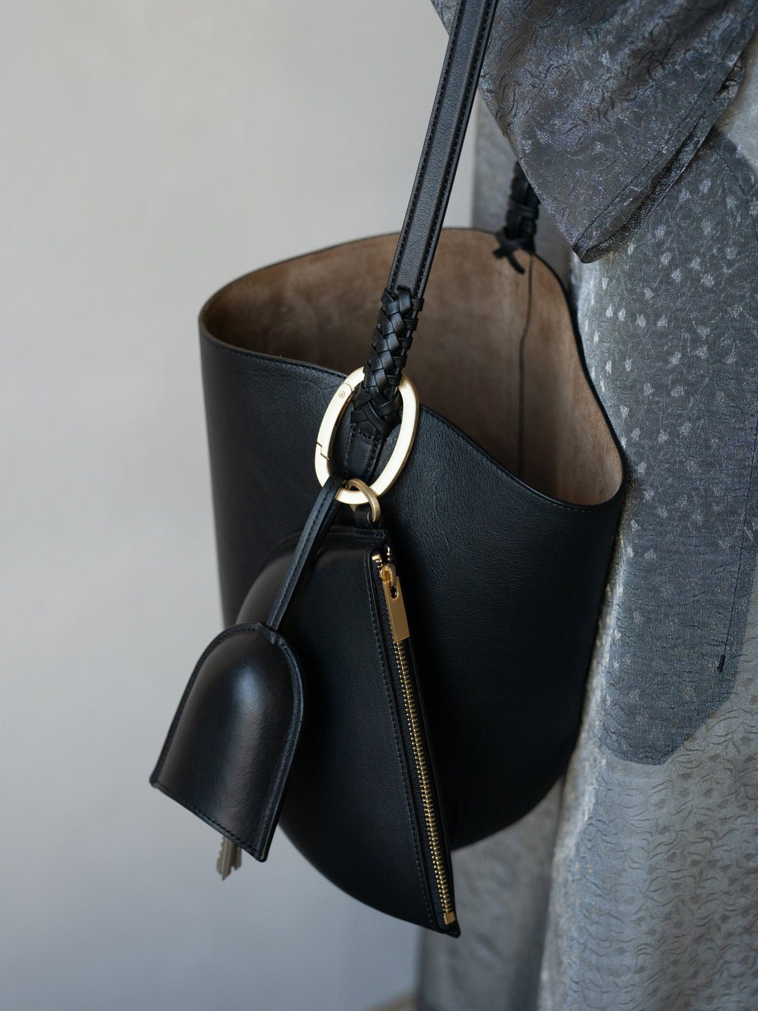 Mame Kurogouchi × Tsuchiya Kaban Monogram 3D Leather Pouch・Black
