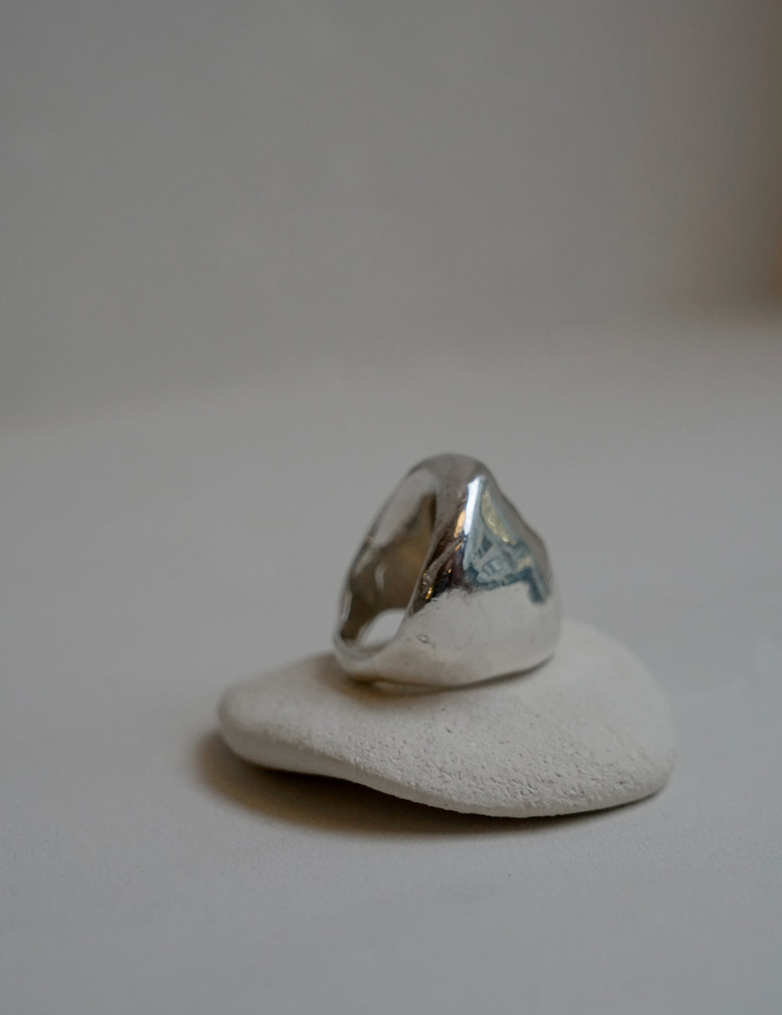 KATARZYNA CICHY | Compass Ring