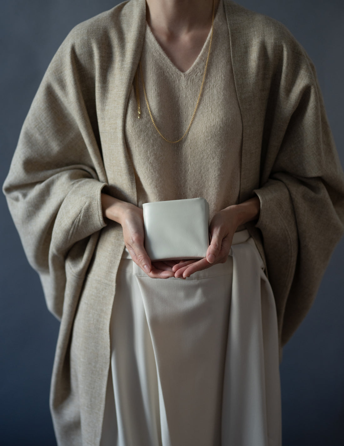 COSMIC WONDER |  Light Leather Bifold Wallet・Grey