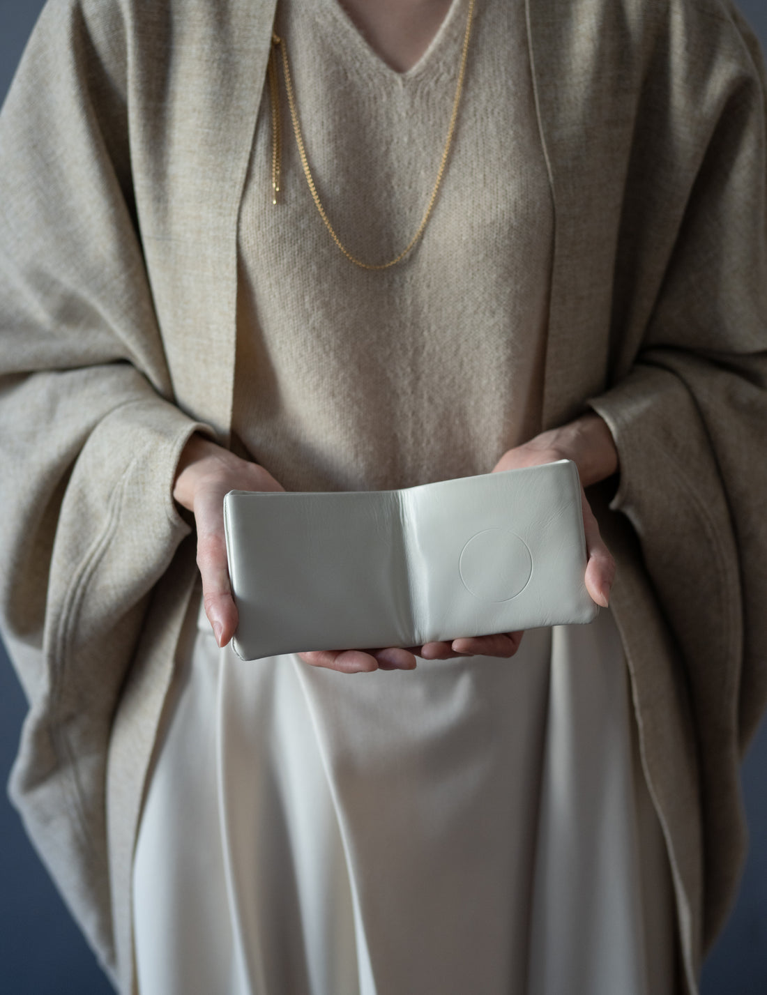 COSMIC WONDER |  Light Leather Bifold Wallet・Grey