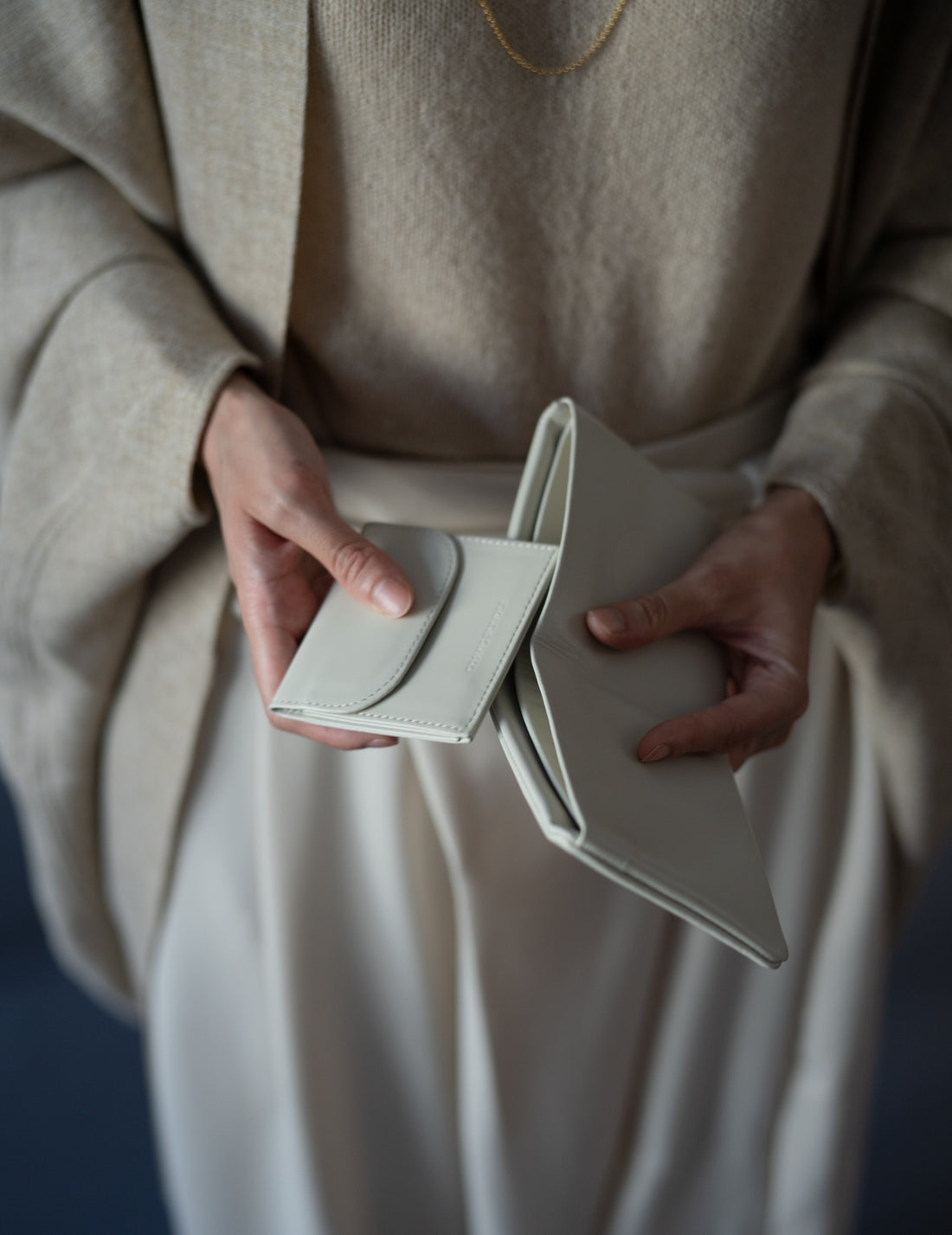 COSMIC WONDER |  Light Leather Bifold Wallet・Grey