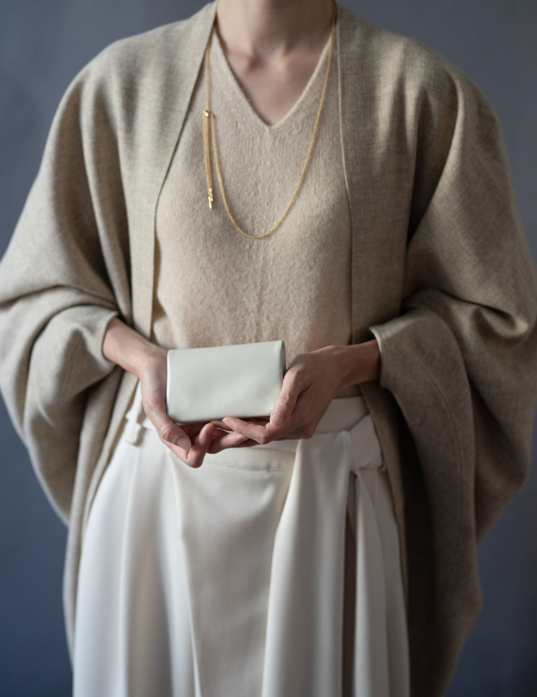 COSMIC WONDER |  Light leather card case・Grey