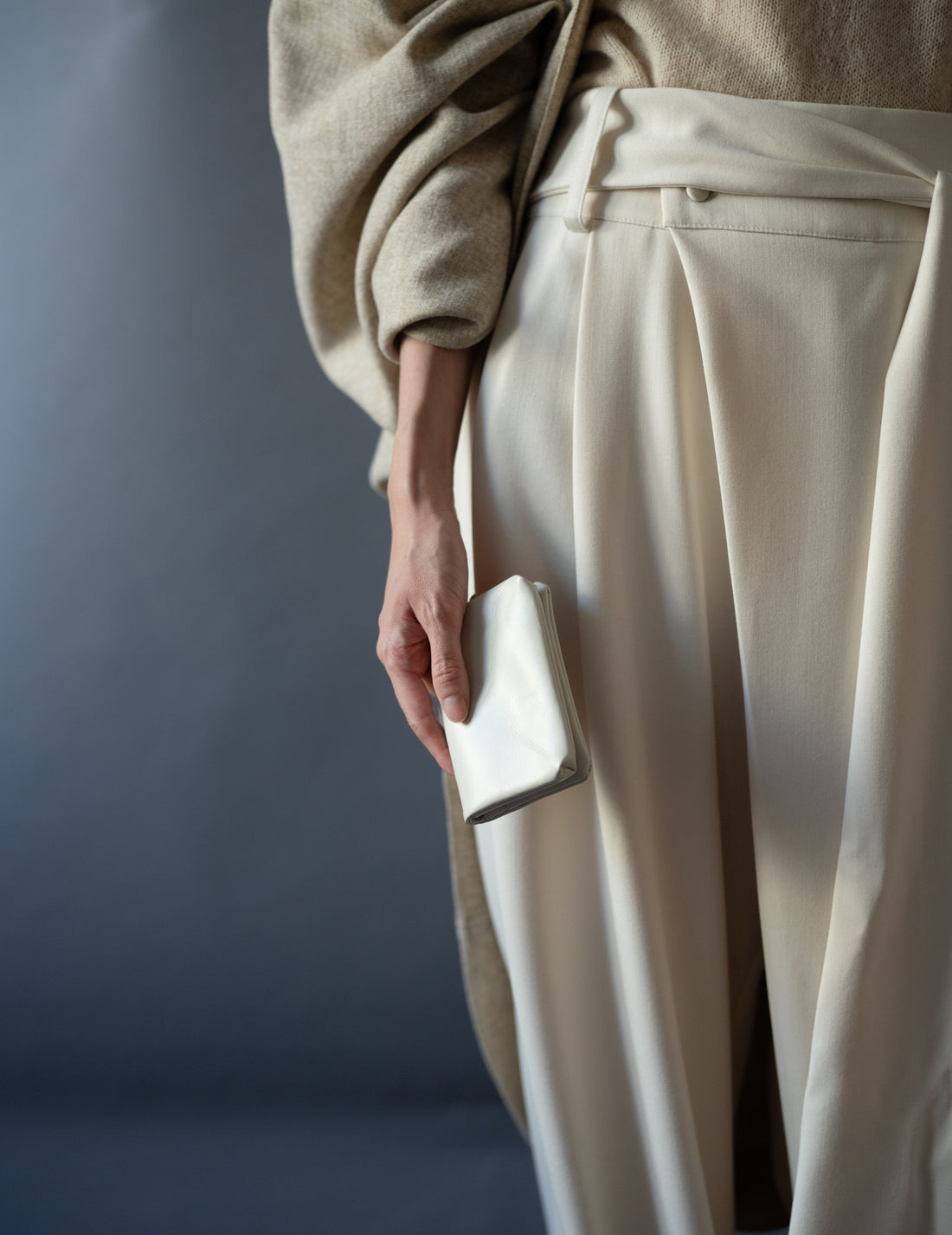 COSMIC WONDER |  Light leather card case・Grey