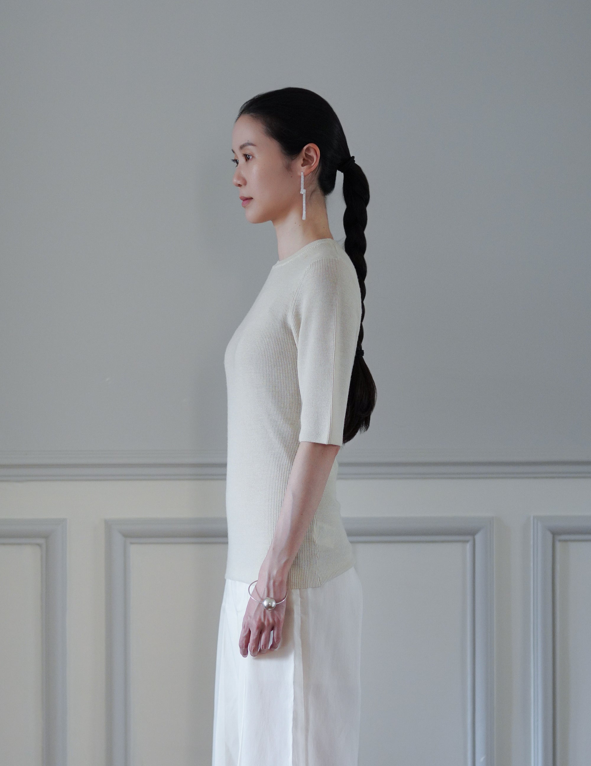 Mark Kenly Domino Tan ｜ Kami Cashmere Top・Ivory