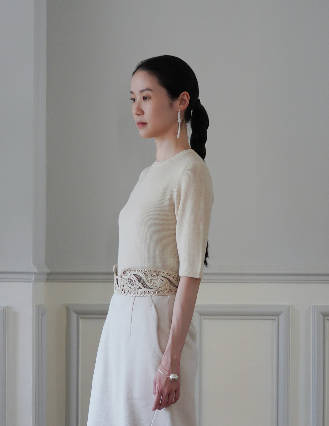 Mark Kenly Domino Tan ｜ Kami Cashmere Top・Ivory