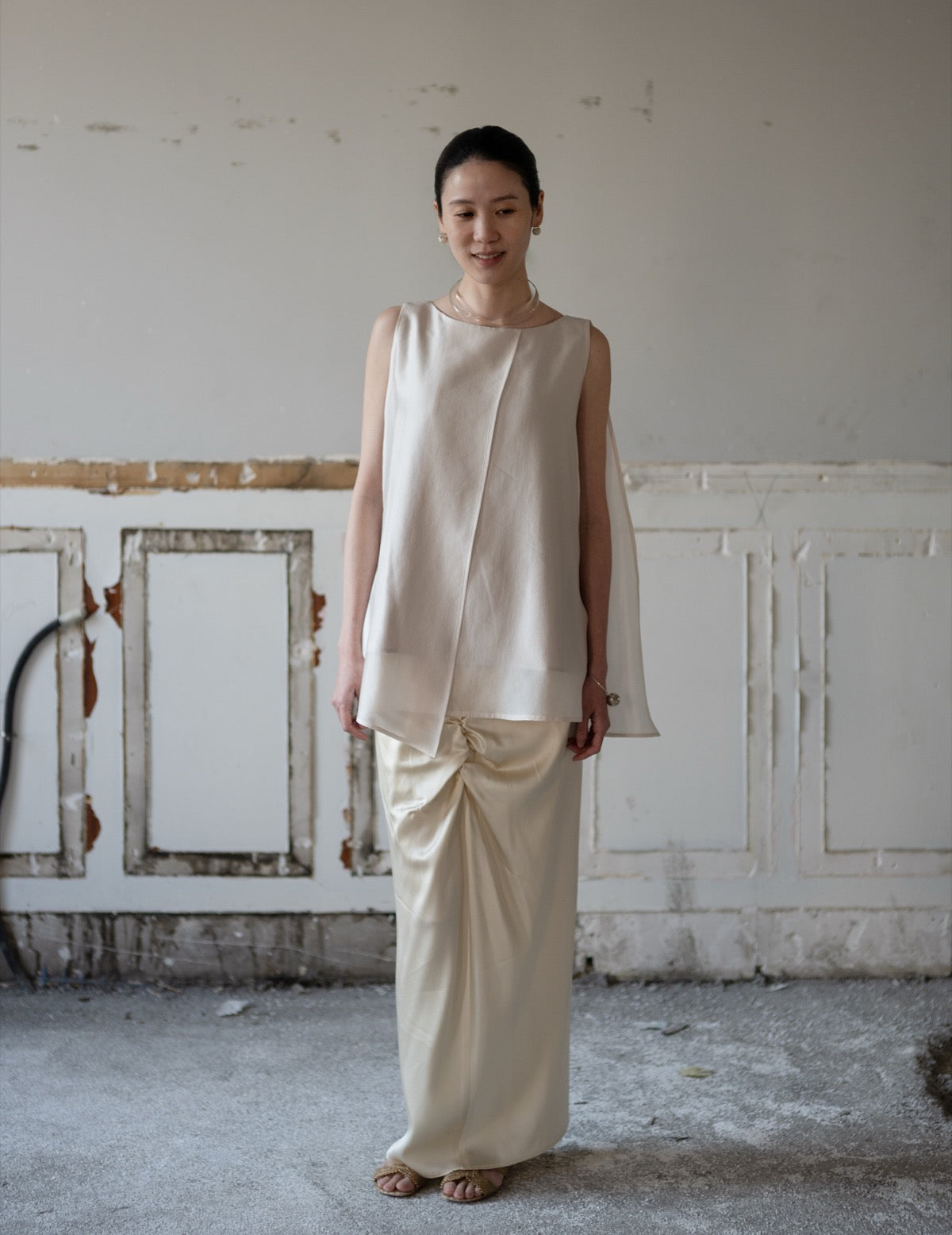 Raya Sleeveless Blouse・Light Beige