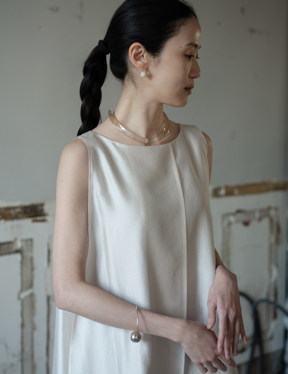 Raya Sleeveless Blouse・Light Beige