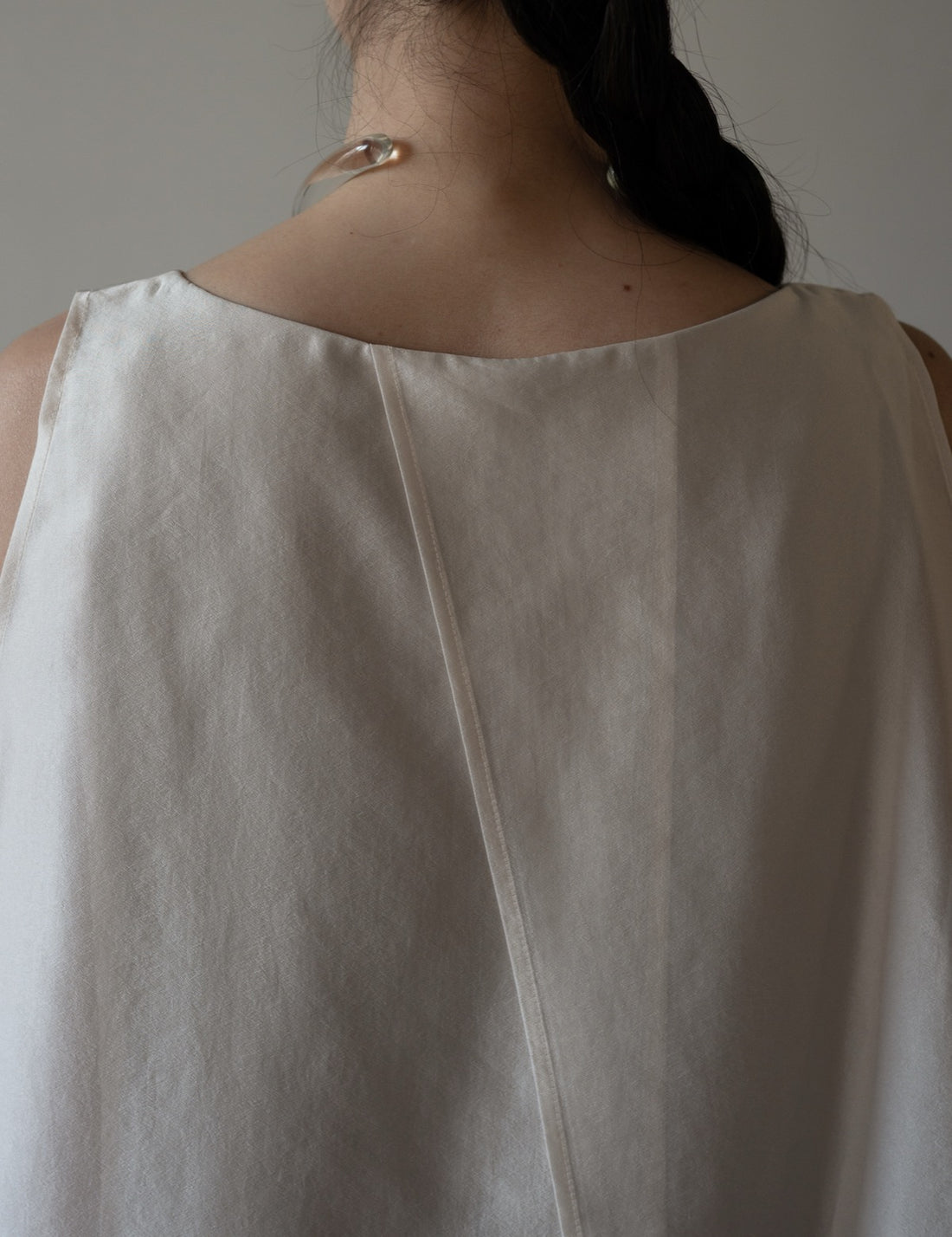 Raya Sleeveless Blouse・Light Beige