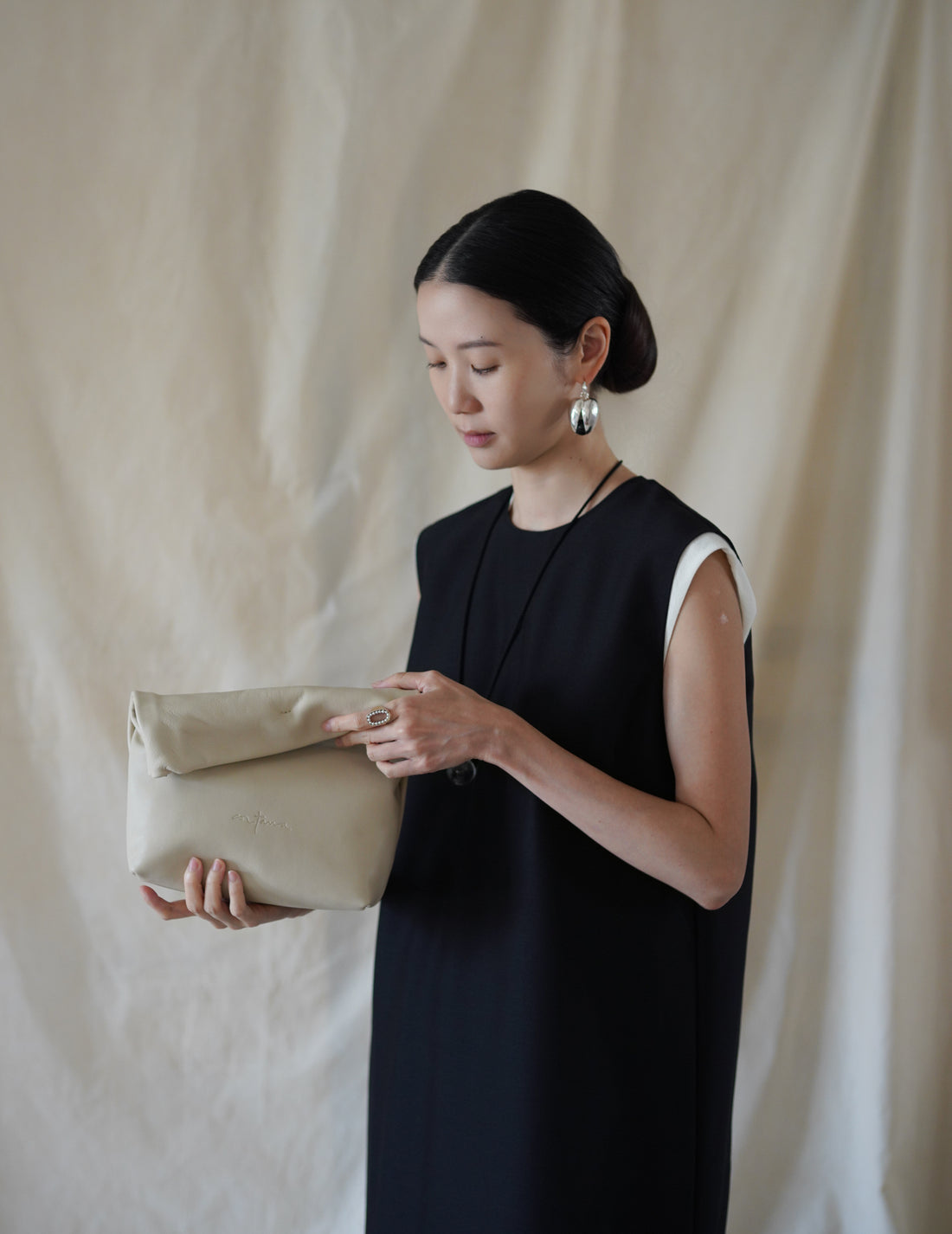 CORTANA | Delhi S Clutch・Ecru