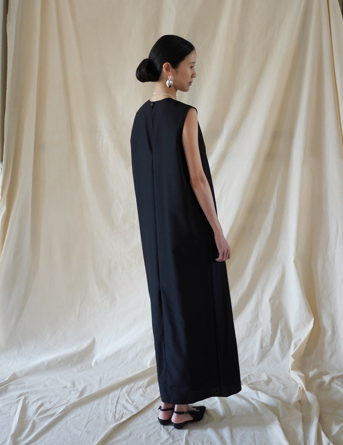 SCEARN | Wool Silk Dress・Black
