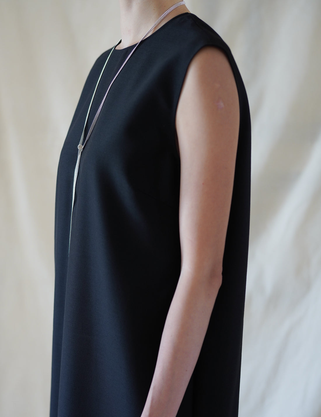 SCEARN | Wool Silk Dress・Black