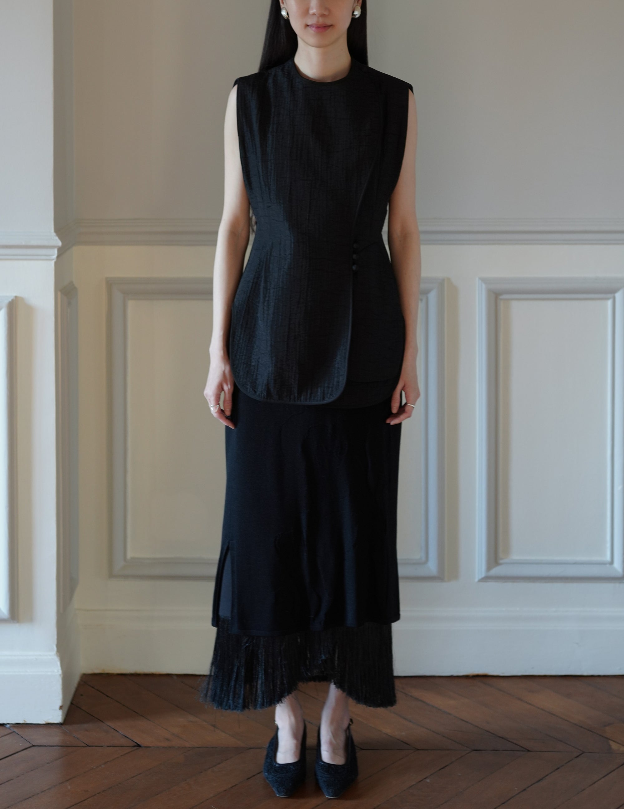 Mame Kurogouchi  | Grain Finish Flap Front Vest・Black