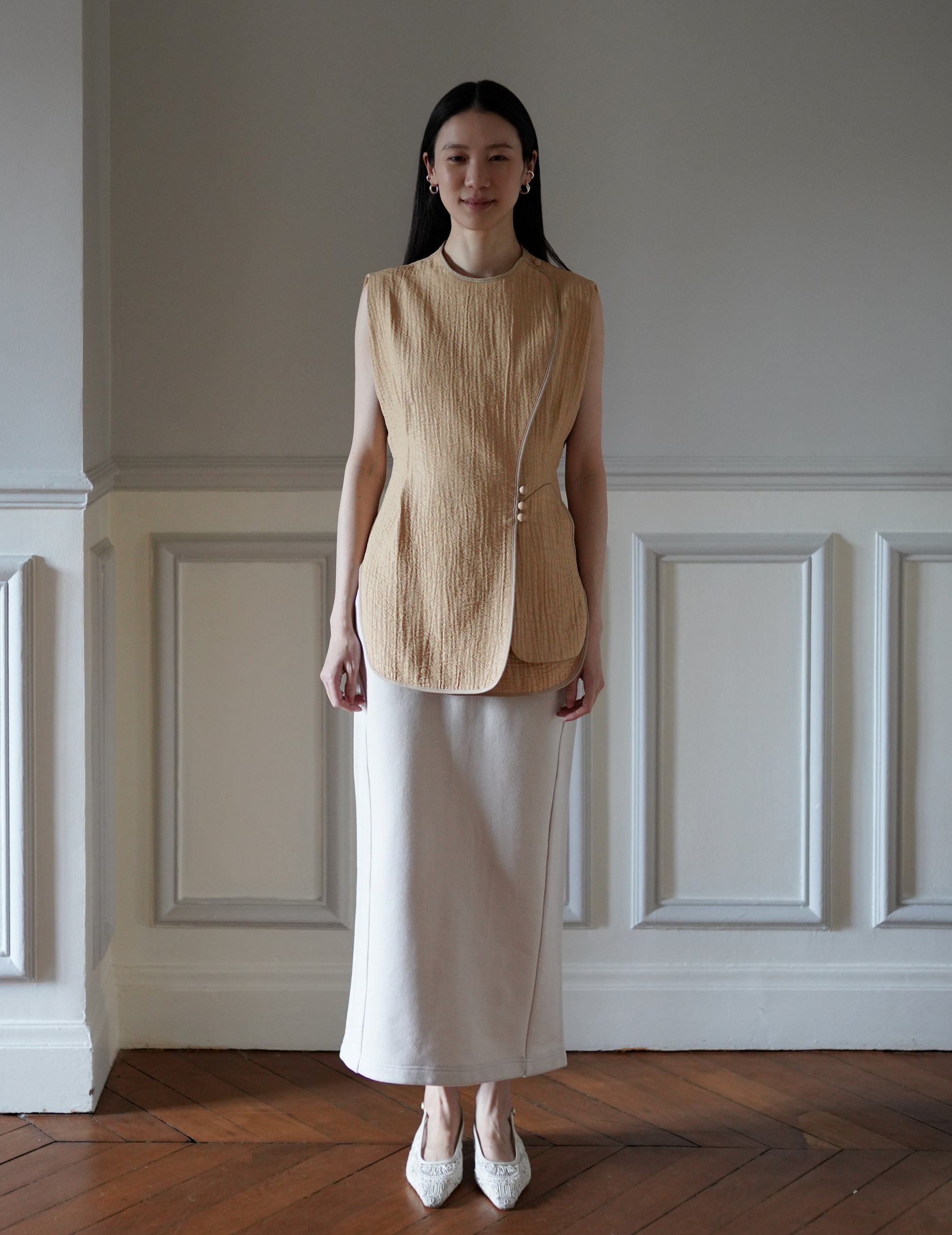 Mame Kurogouchi  | Grain Finish Flap Front Vest・Beige