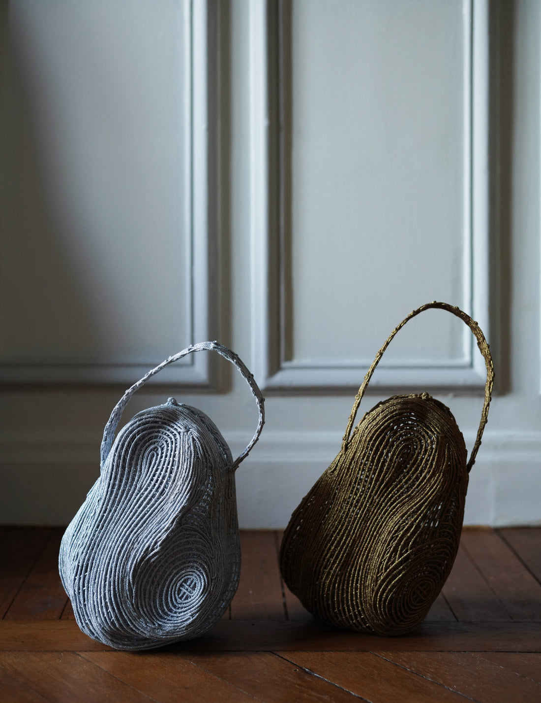 Mame Kurogouchi | Cording Embroidery Stone Round Shape Mini Bag・Silver