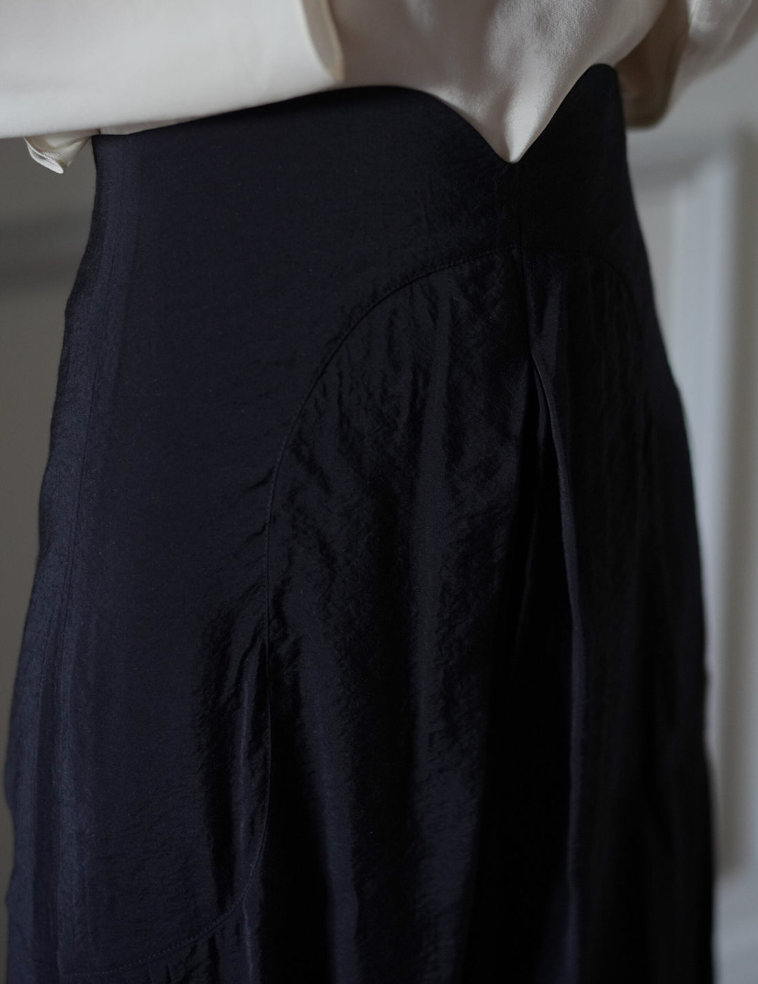 Mame Kurogouchi  | Volume Tuck High Waisted Wide Trousers・Black