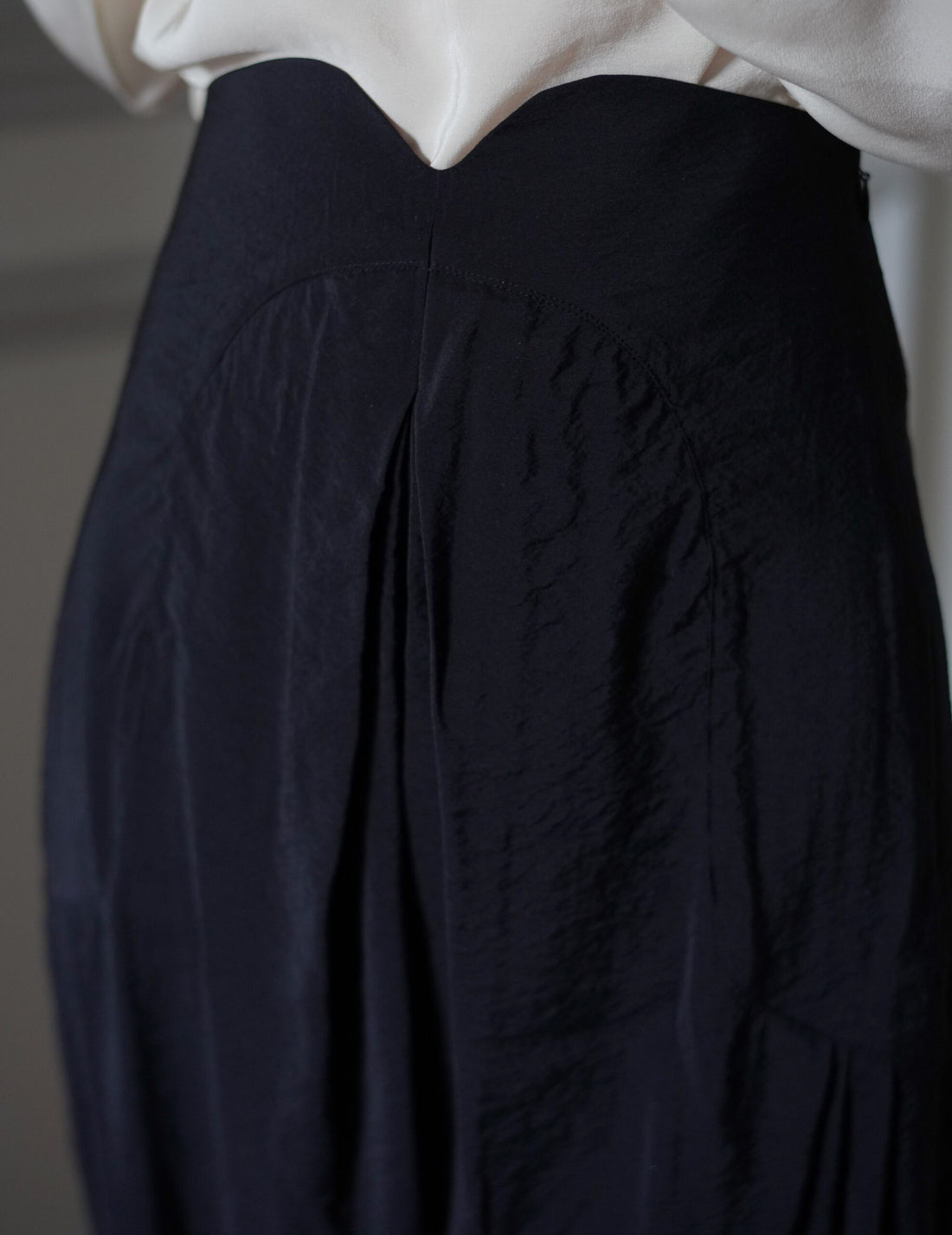 Mame Kurogouchi  | Volume Tuck High Waisted Wide Trousers・Black