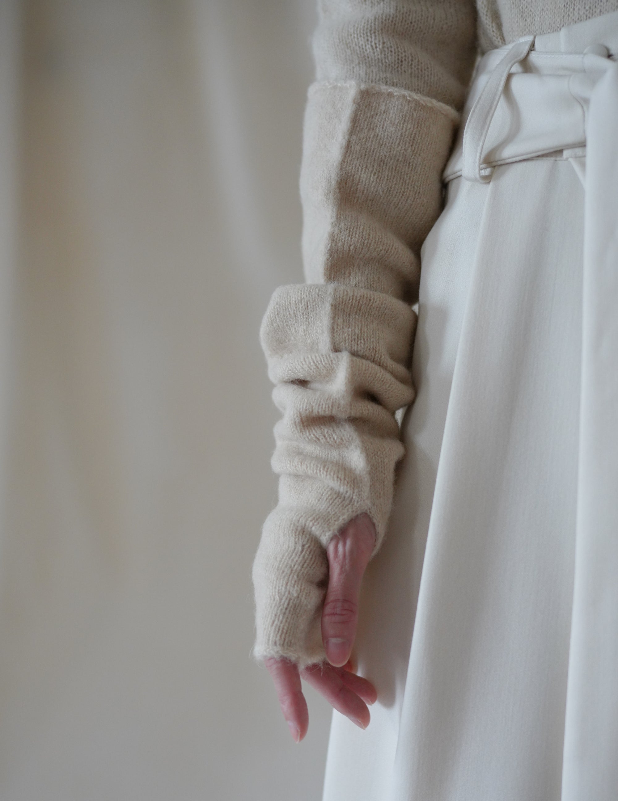 HANA MITTENS - IVORY