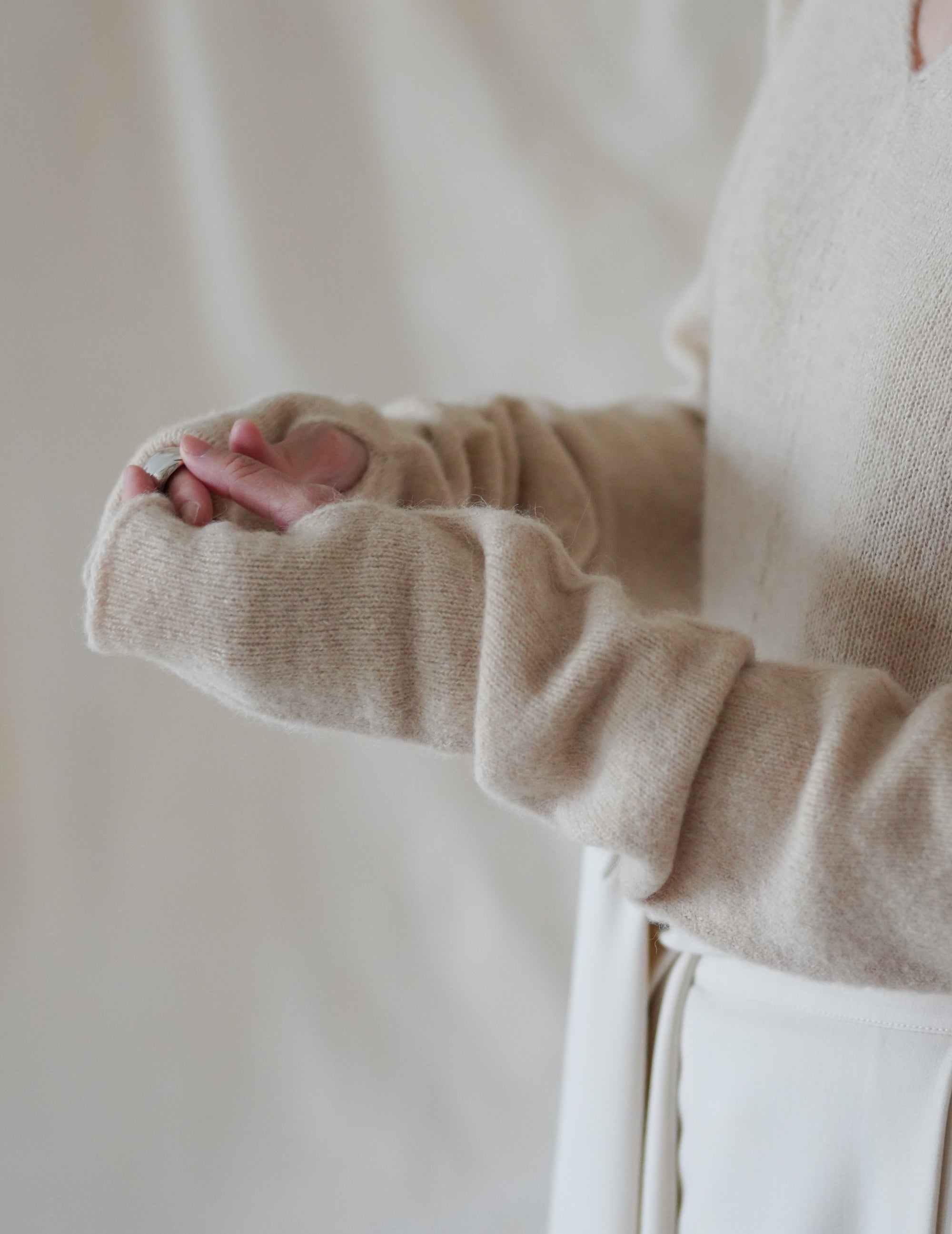 HANA MITTENS - IVORY