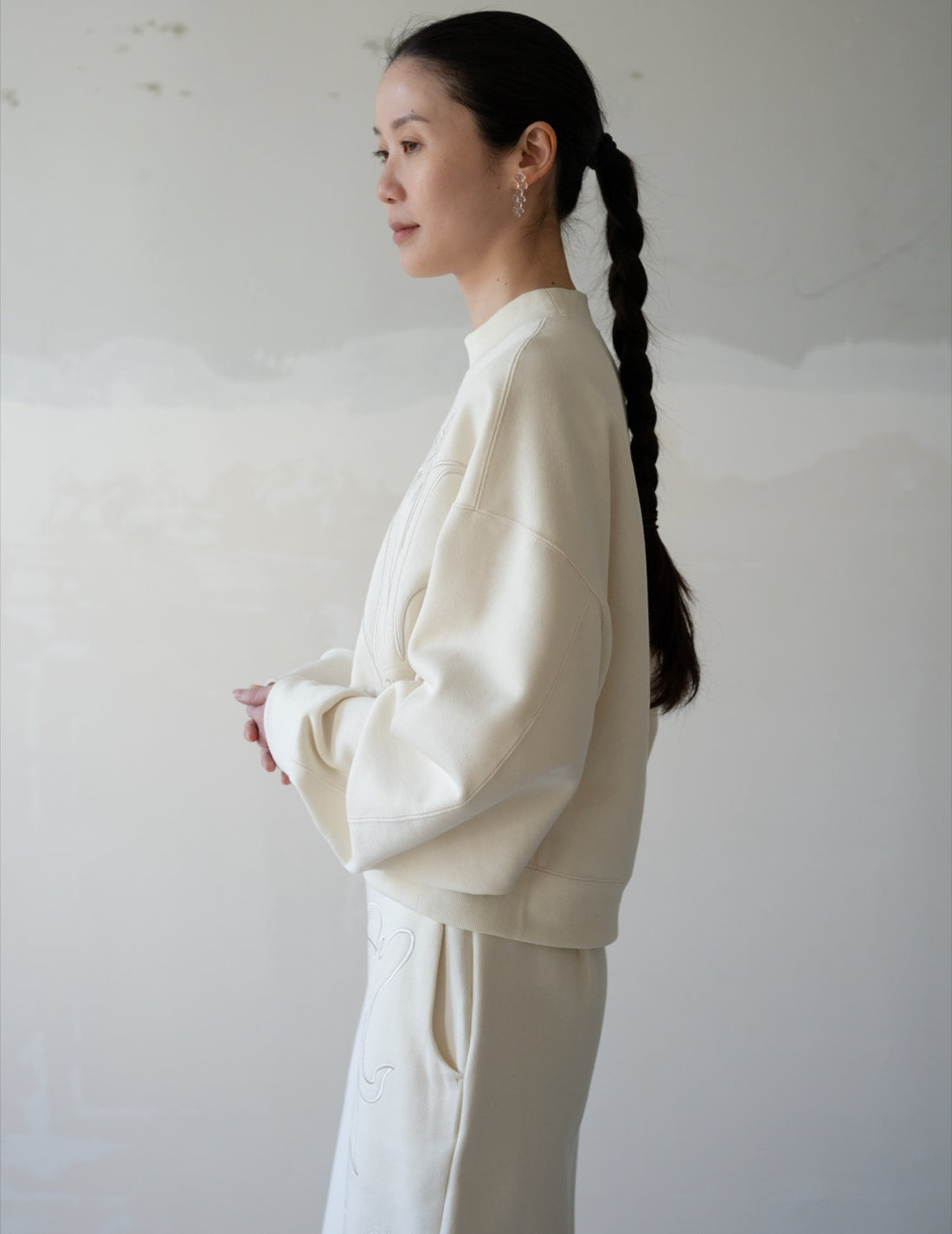 Floral Embroidery Short Sweat Top・Ecru