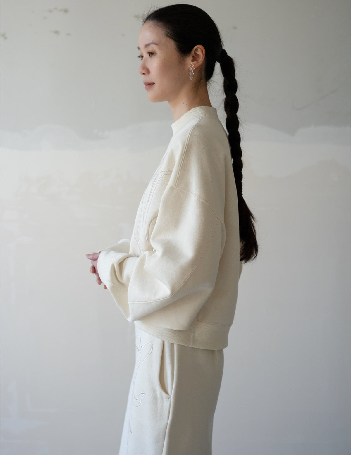 Floral Embroidery Short Sweat Top・Ecru