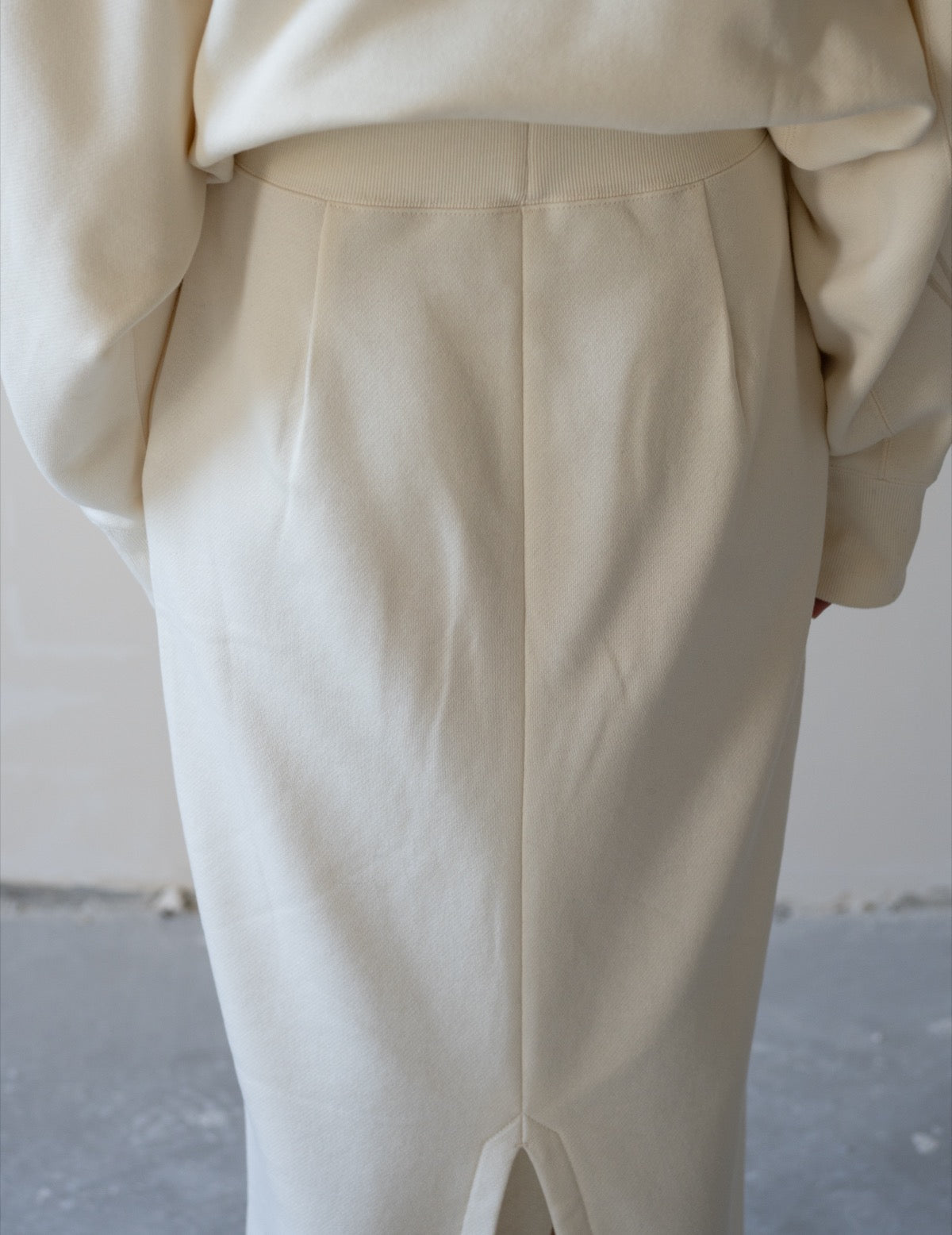 Floral Embroidery Sweat Skirt・Ecru