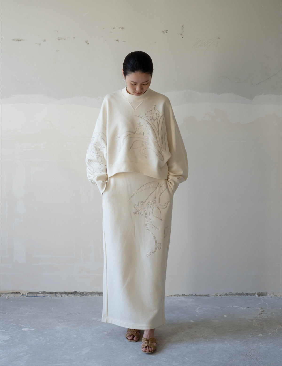 Floral Embroidery Sweat Skirt・Ecru