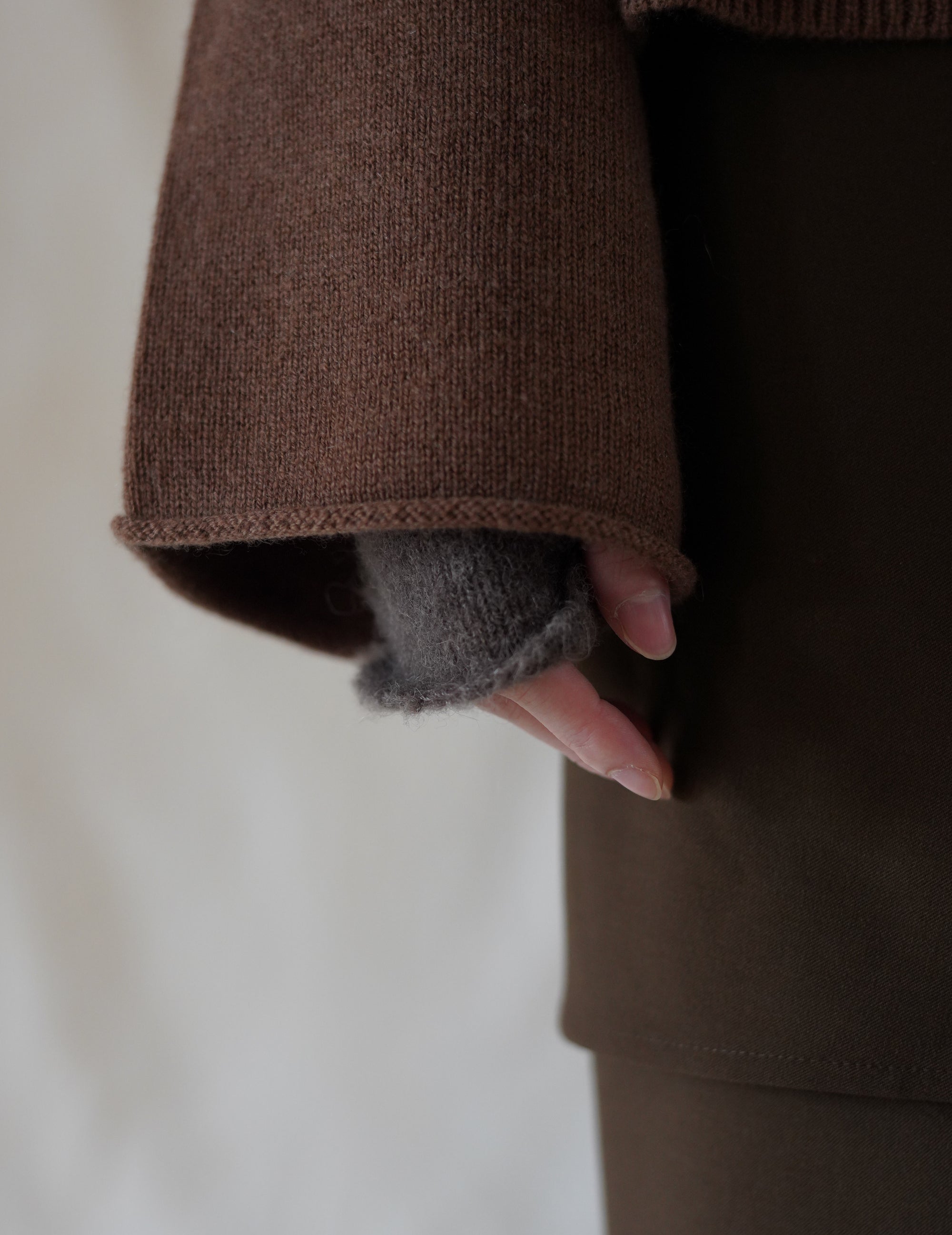 HANA MITTENS - DARK TAUPE