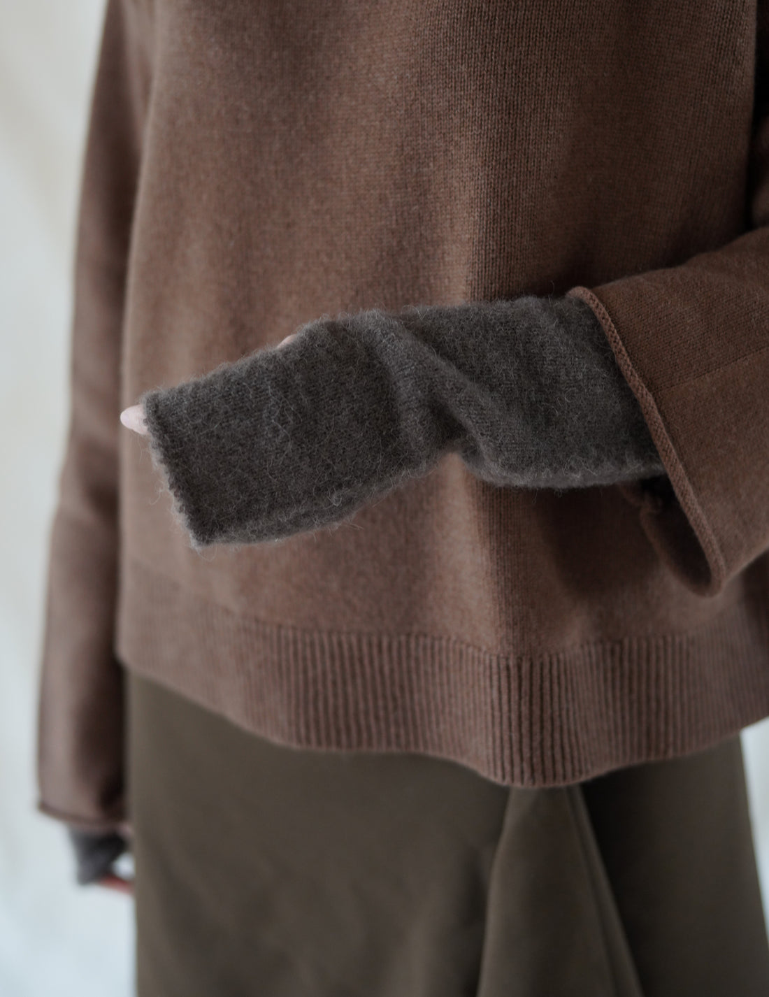 CORTANA | HANA MITTENS - DARK TAUPE