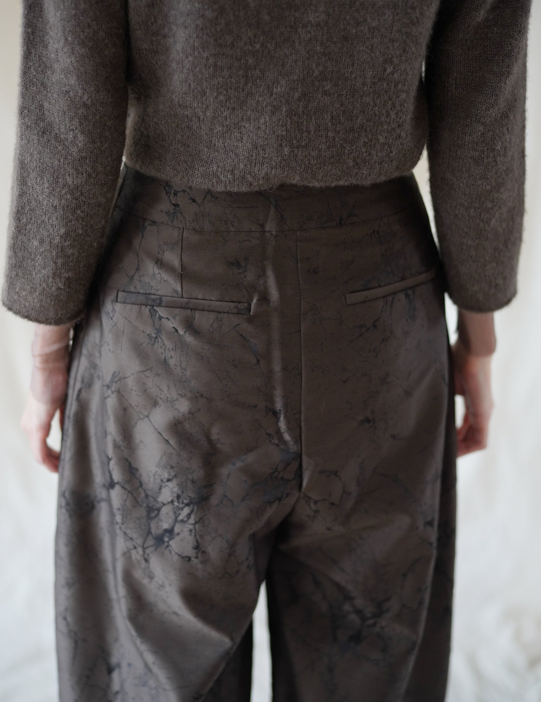 LA COLLECTION | NIKA TROUSERS - Khaki Jacquard Print