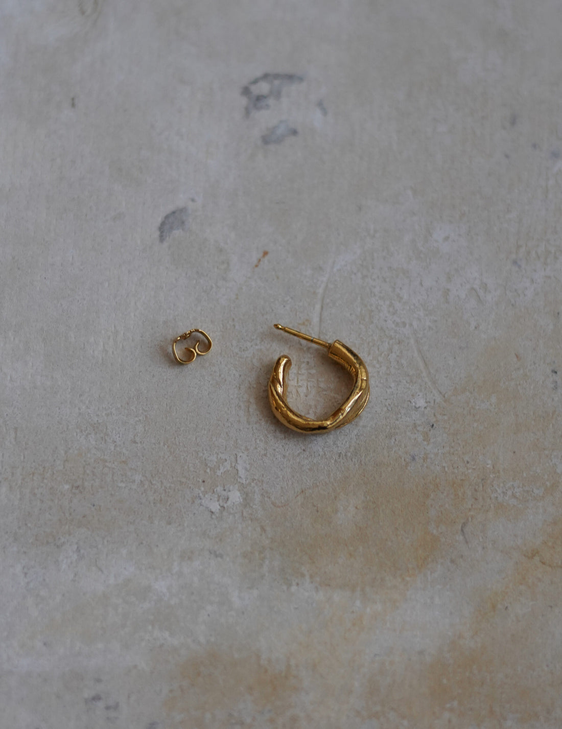 Vibe Harsløf｜DRIP Small Earring・Gold