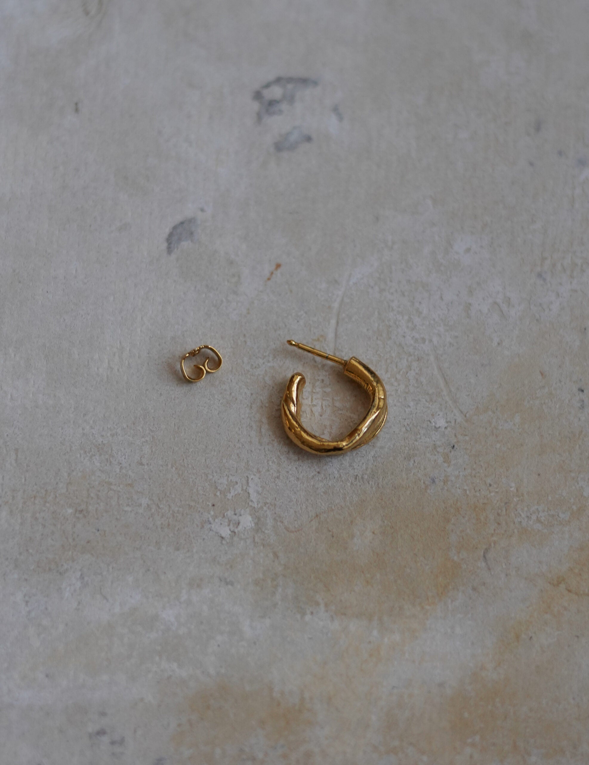 Vibe Harsløf｜DRIP Small Earring・Gold