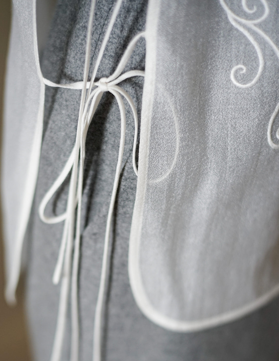 Gilet brodé transparent・Blanc 