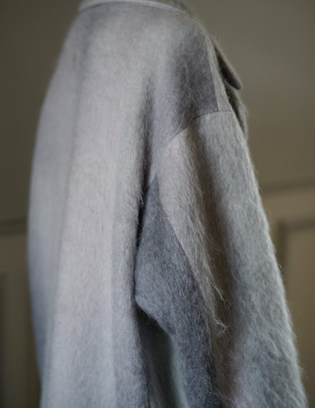 Manteau croisé en mohair teint en dégradé ・Gris