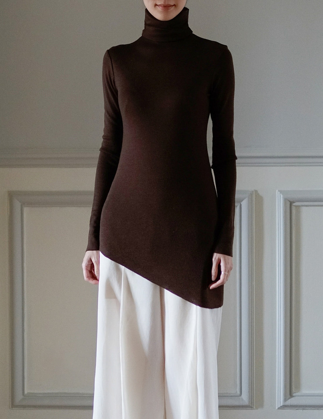 Haut à col roulé en laine vierge Genie・Caoba 