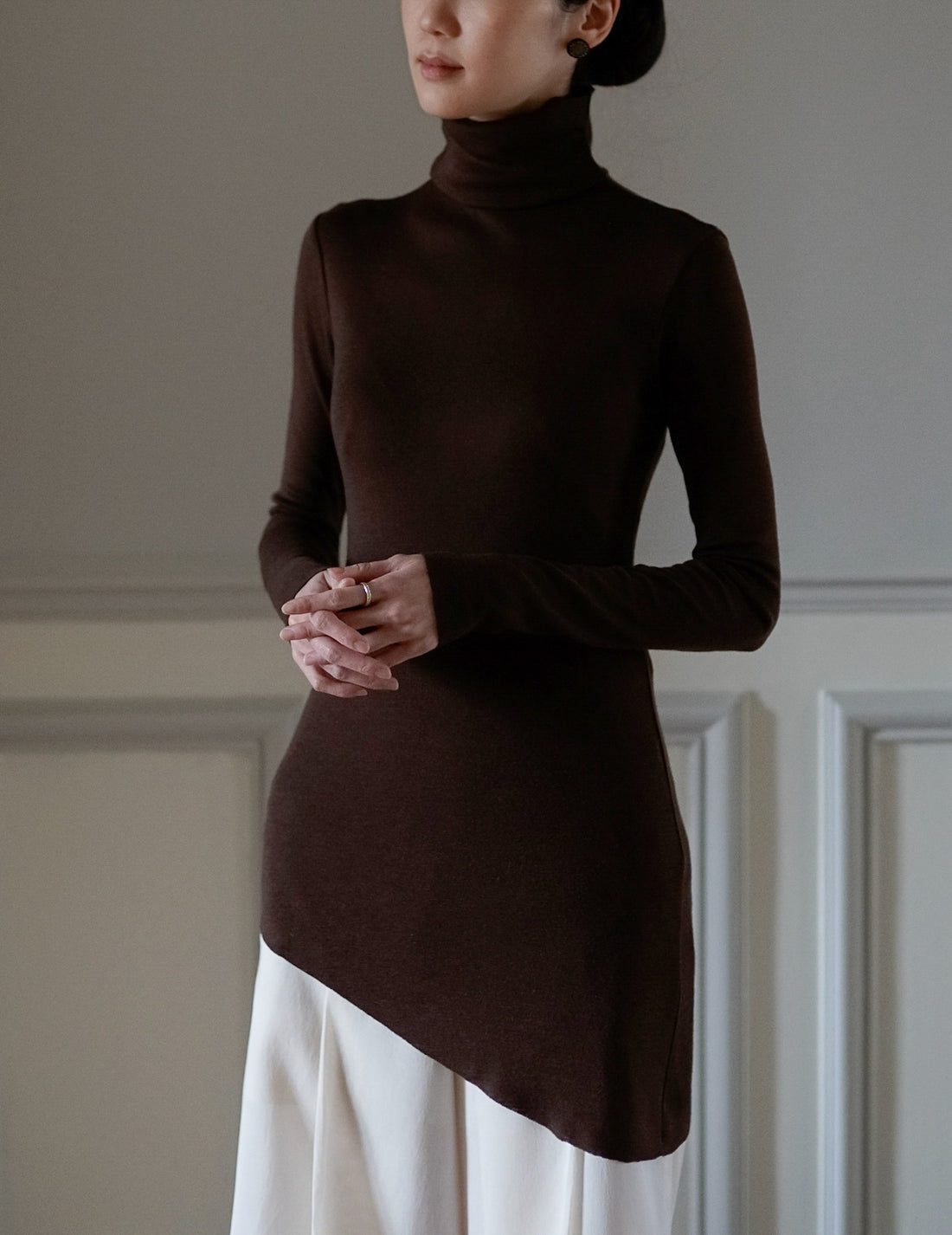 Haut à col roulé en laine vierge Genie・Caoba 