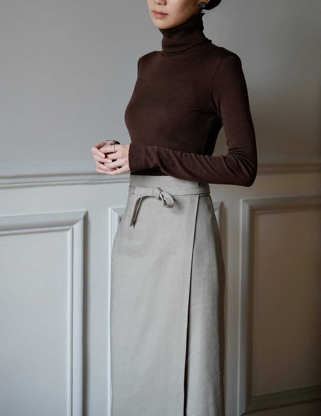 Haut à col roulé en laine vierge Genie・Caoba 