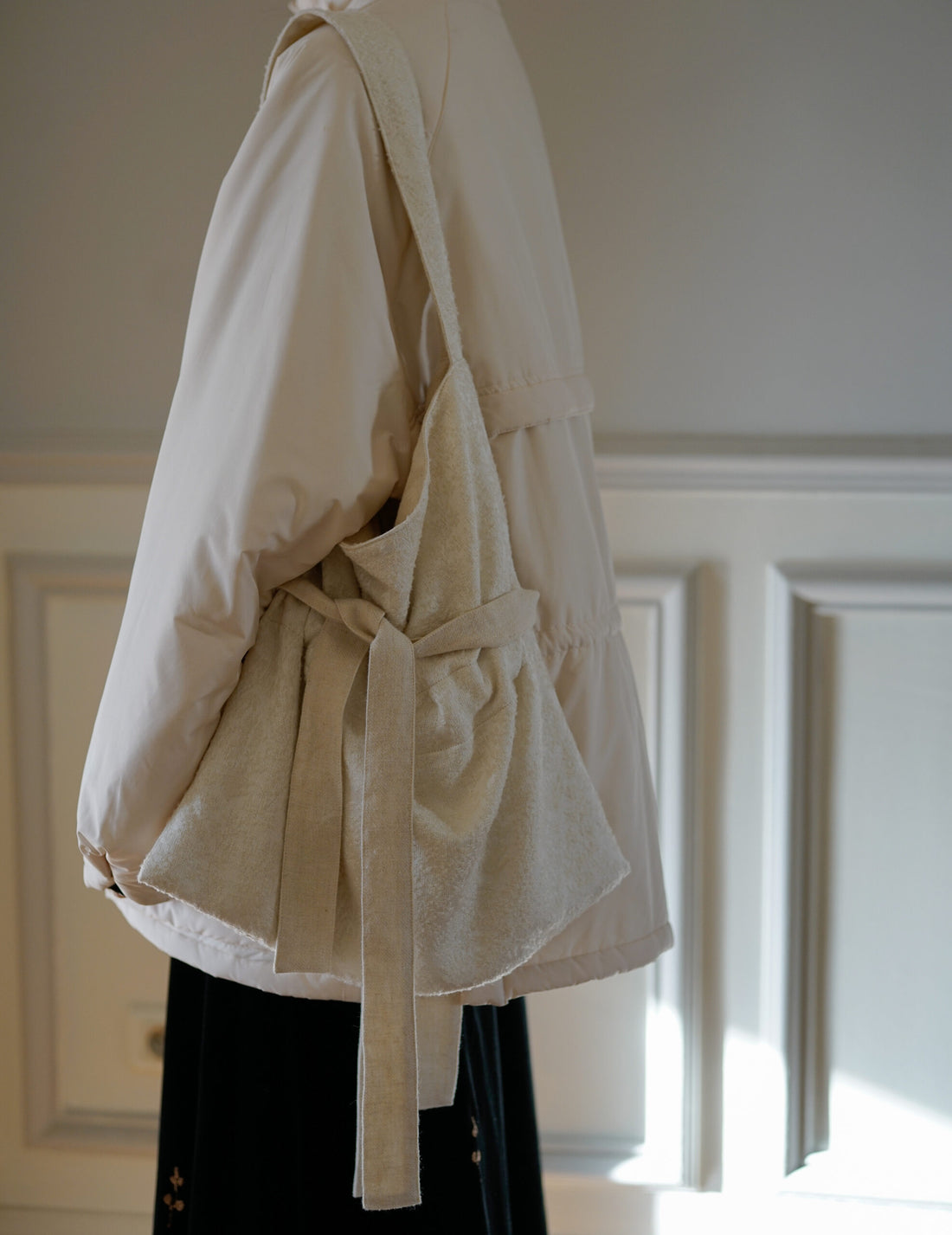 COSMIC WONDER | Arabesque Silk Wool Jacquard Shoulder Bag