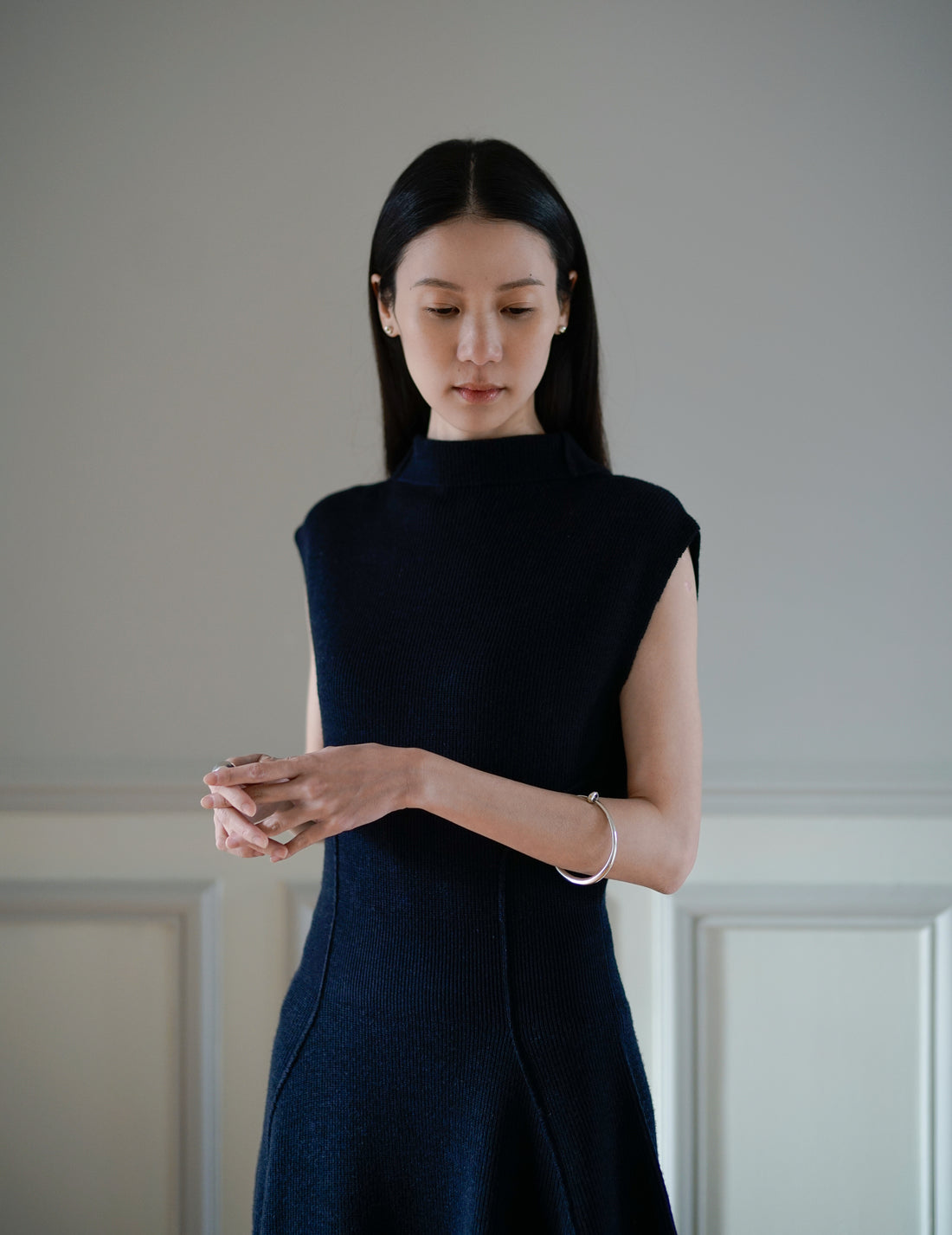 Mark Kenly Domino Tan | Karlina Knit Dress・Navy