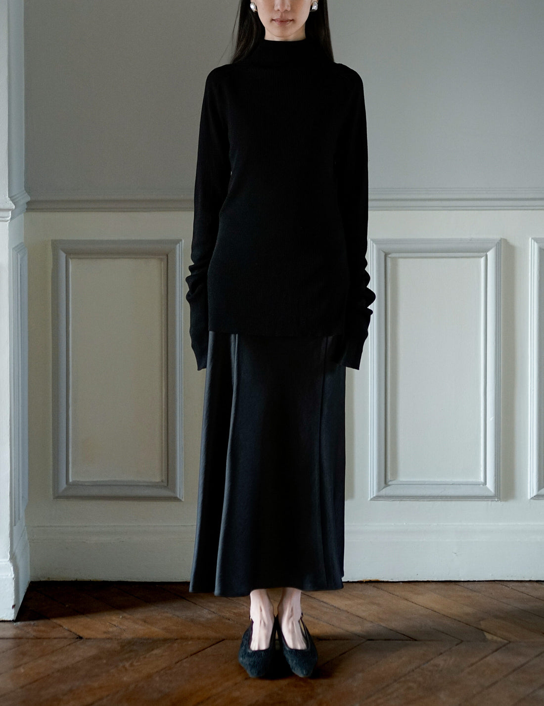 SANDBEIGE | CHLOE SKIRT ・ Black