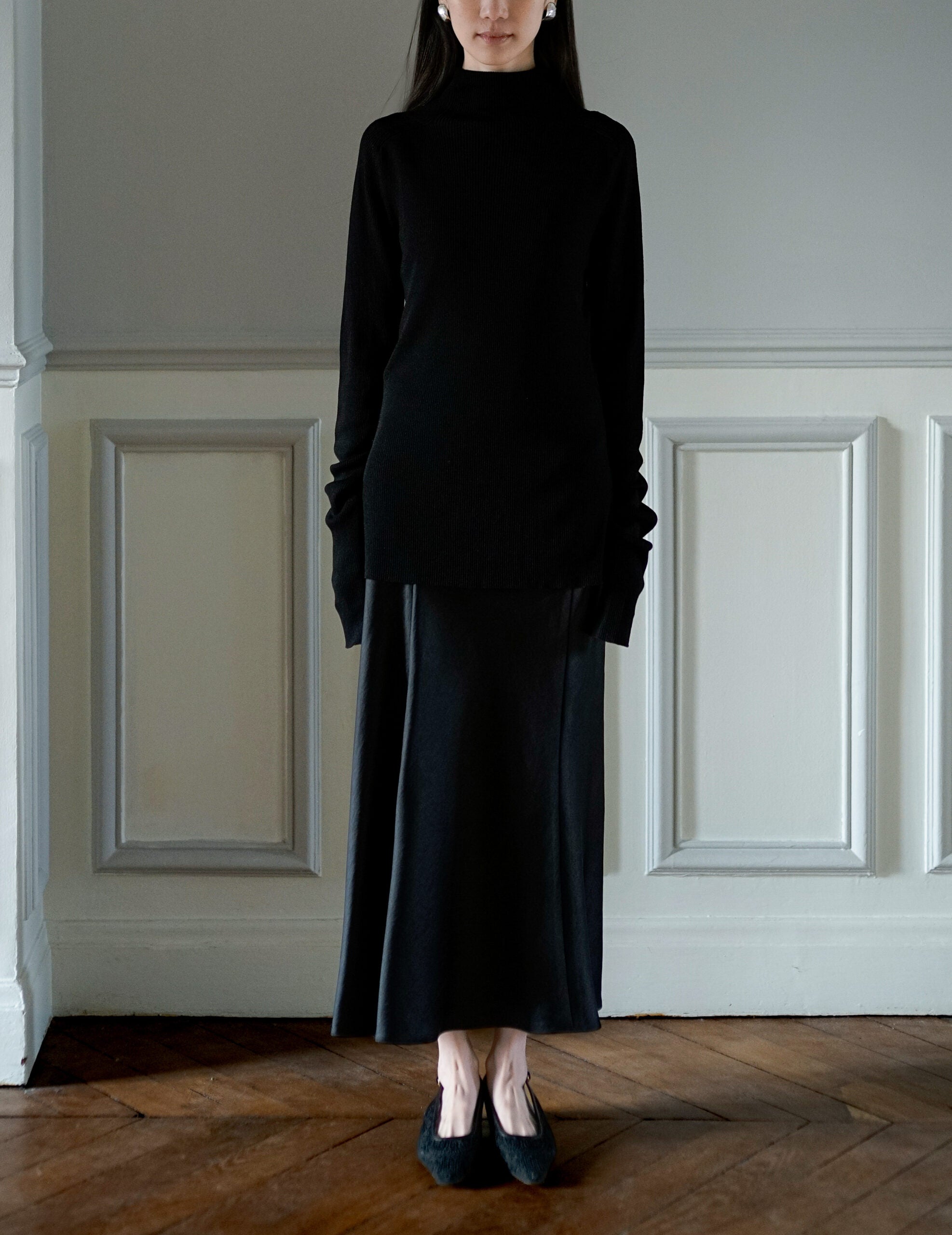 SANDBEIGE | CHLOE SKIRT ・ Black