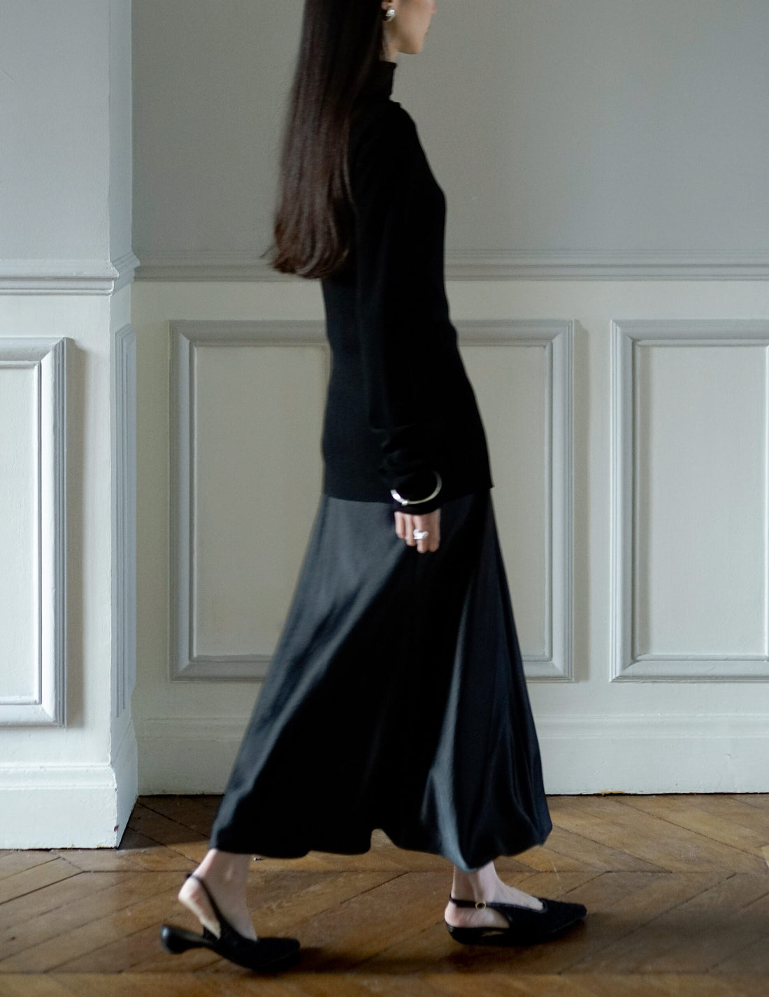 SANDBEIGE | CHLOE SKIRT ・ Black