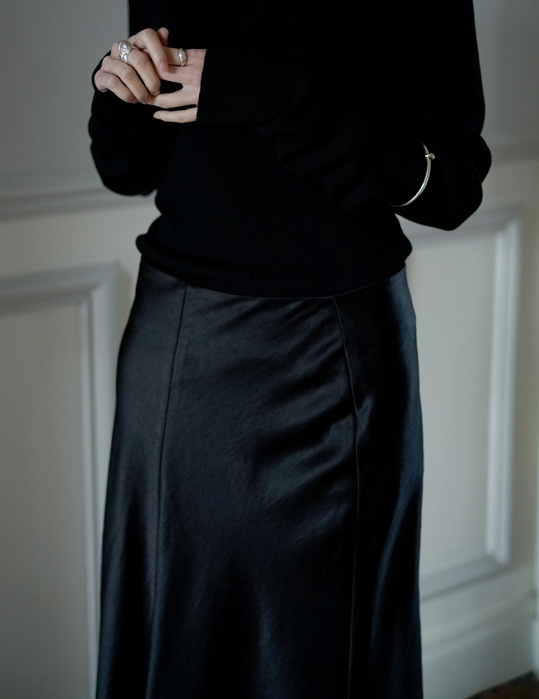 SANDBEIGE | CHLOE SKIRT ・ Black