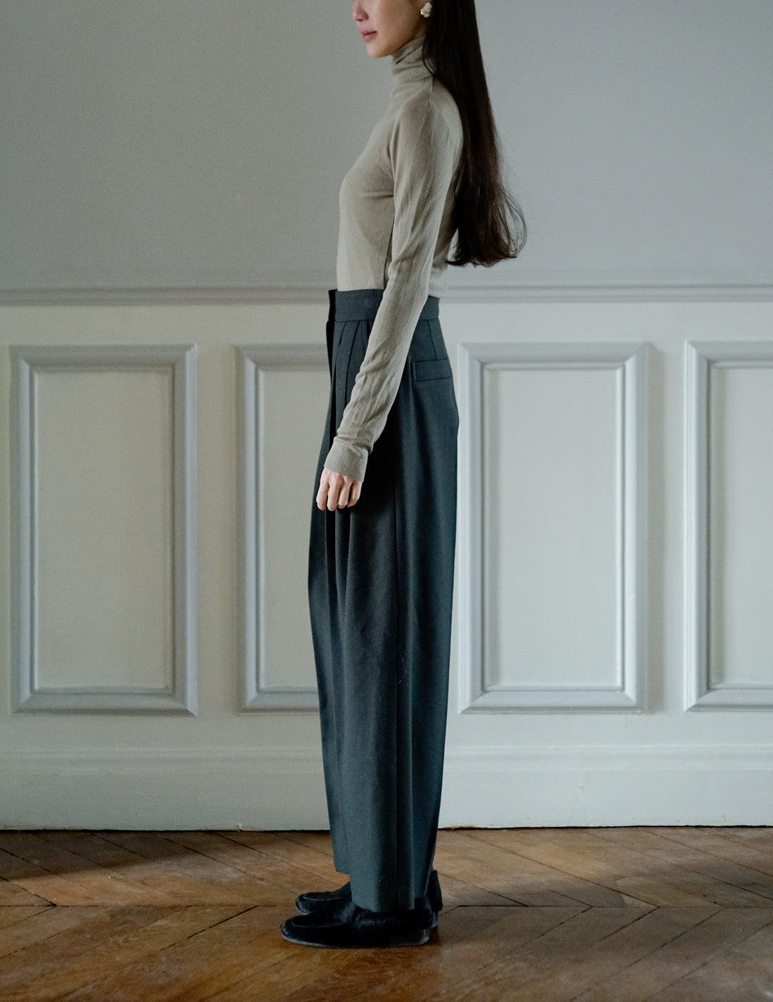 SANDBEIGE | Marlenka Cropped Wool Pants・Dark Khaki
