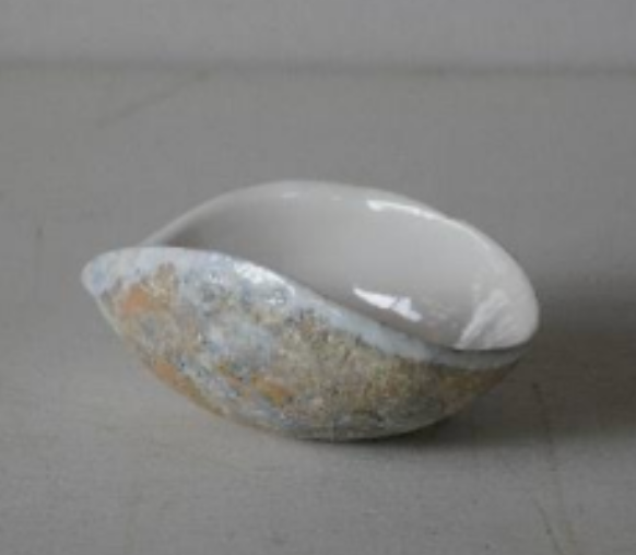 Akari Karugane - leaf dish