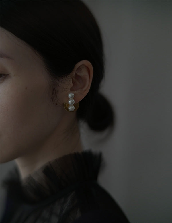 Très moi. 01 Boucle d'oreille