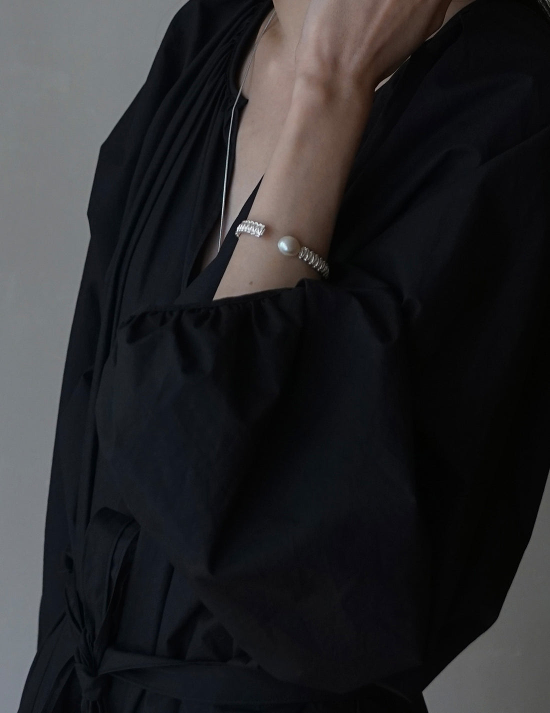 MIRIT | Mizuhiki & Pearl Cuff Bangle WH