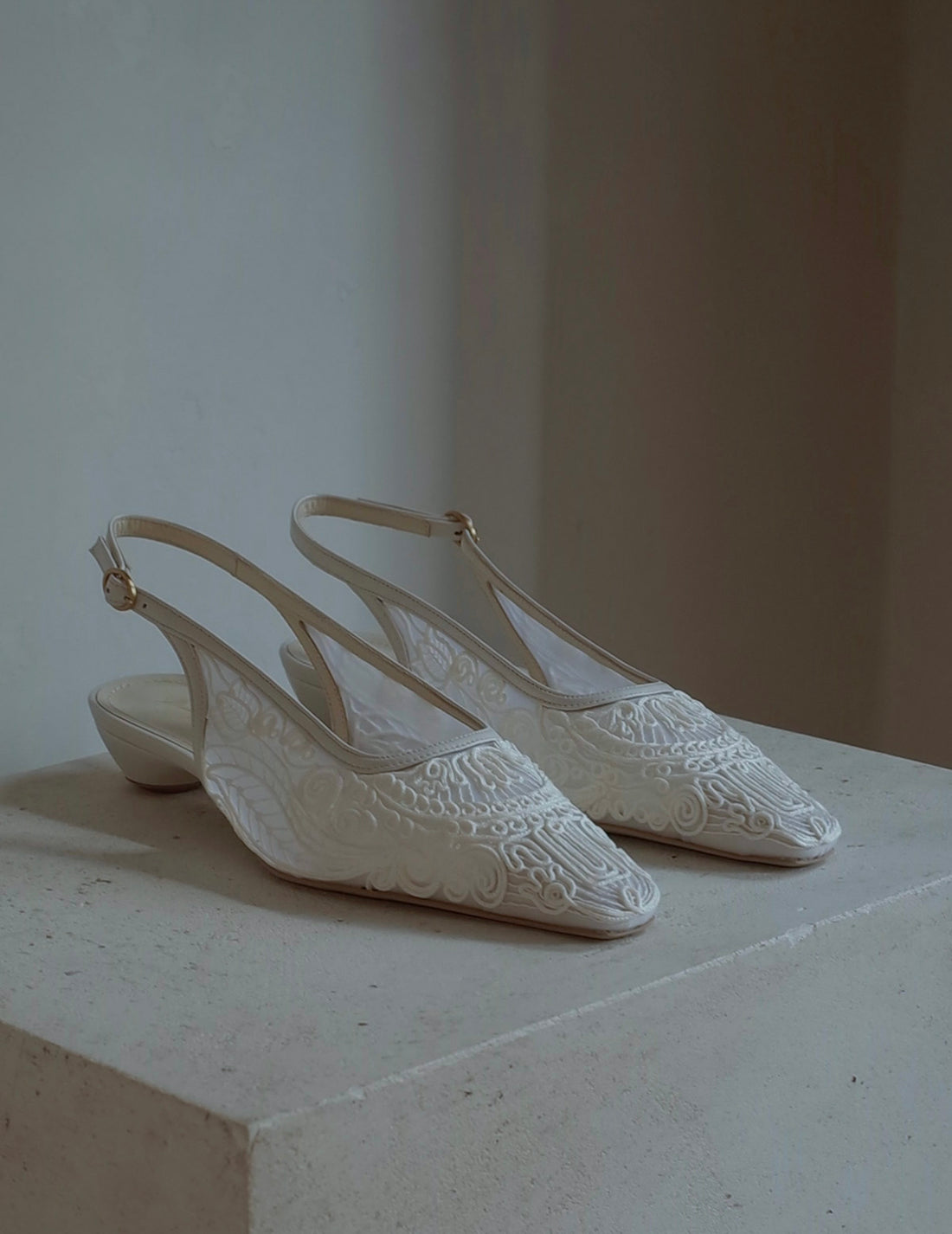 Mame Kurogouchi | Cording Embroidery Sling Back Heels．White