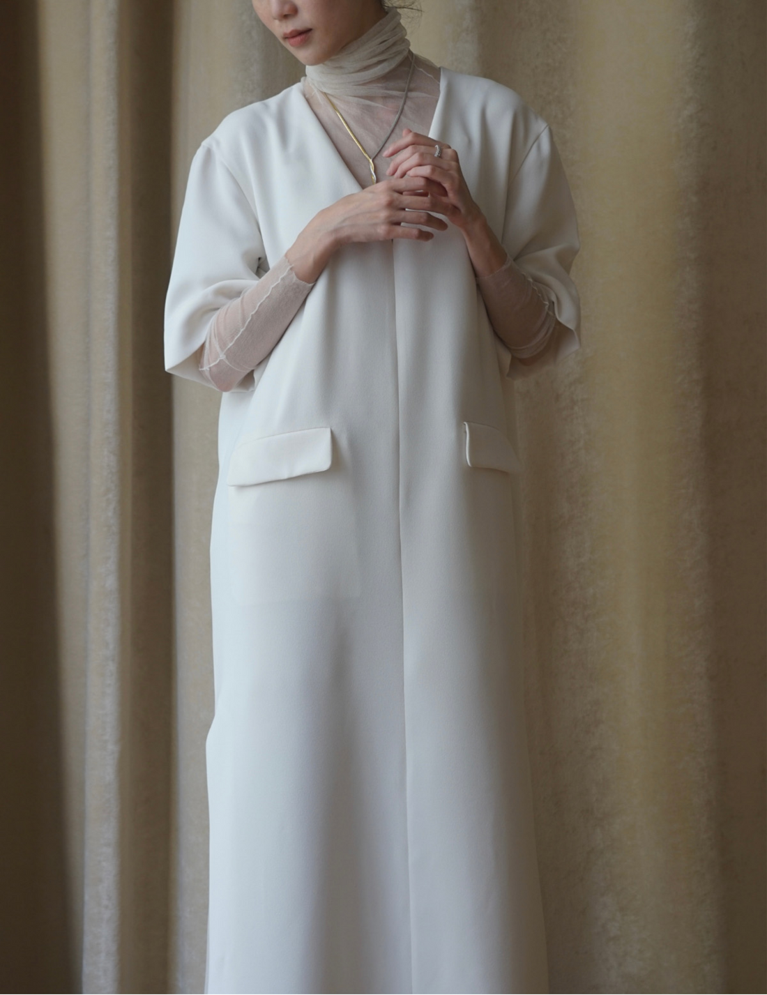 Mark Kenly Domino Tan | Daviana Dress・Ivory