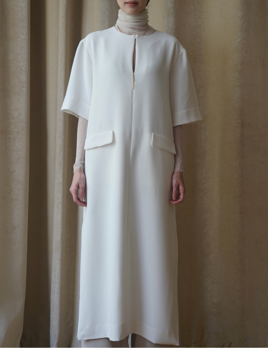 Mark Kenly Domino Tan | Daviana Dress・Ivory